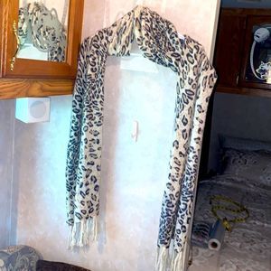Simply Noelle Leopard Scarf